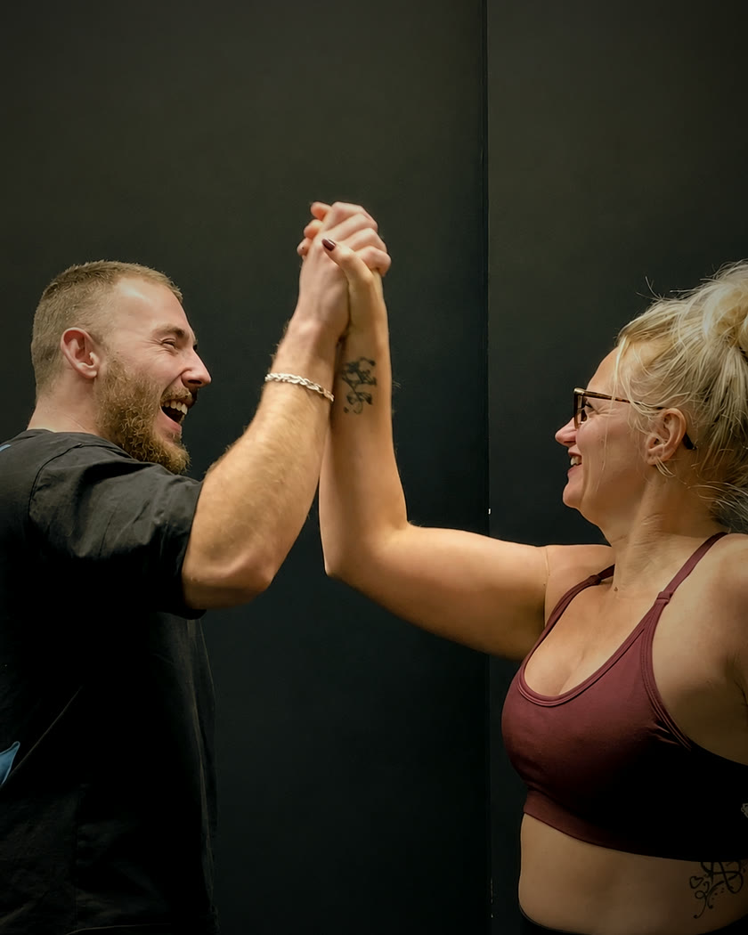 Nico et Mel, coachs sportifs à Coulommiers, au studio Bloom Project